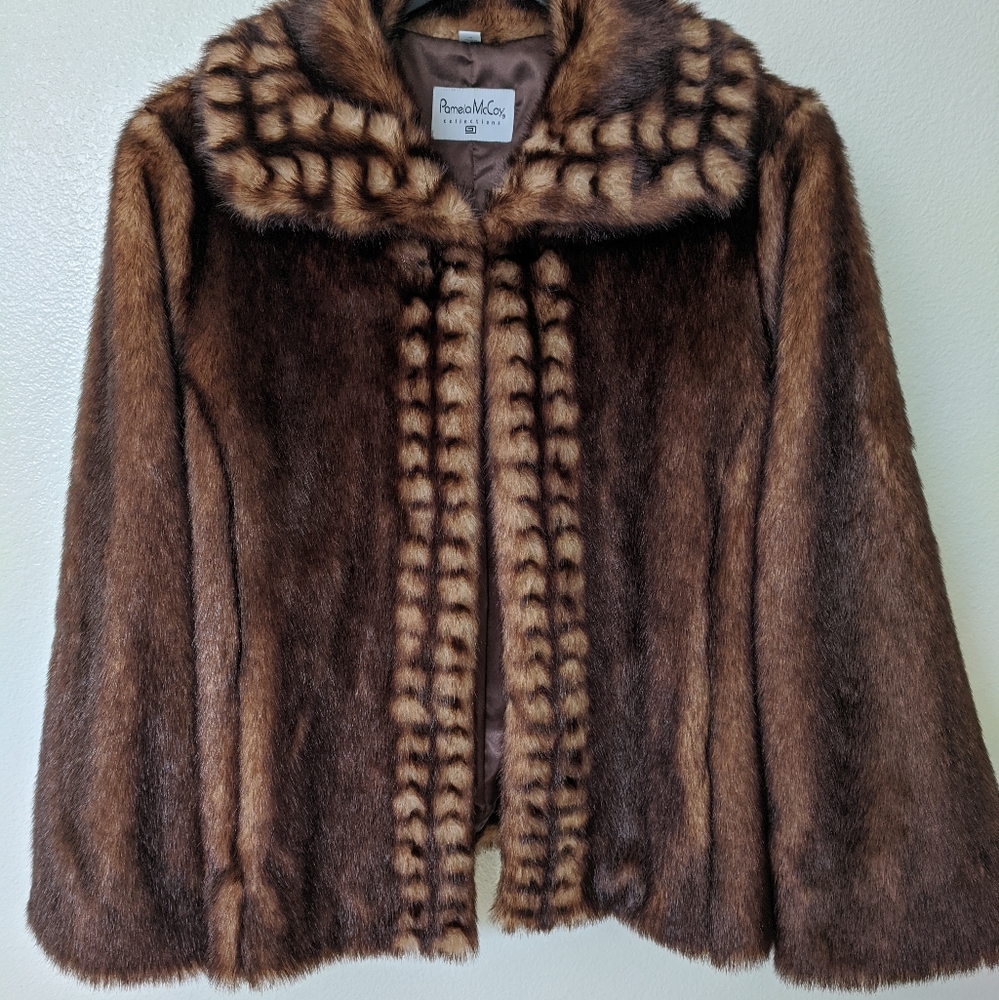 Pamela McCoy FAUX Fur Cape Coat